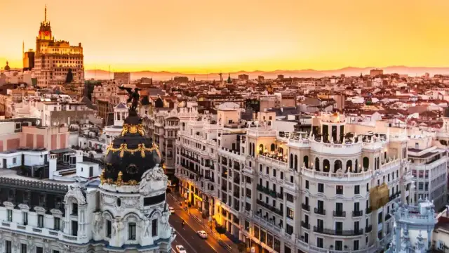 Madrid: Onde ficar em Madrid (2026): guia dos melhores bairros espanhóis por perfil de viajante. Planeje sua hospedagem ideal na capital da Espanha.