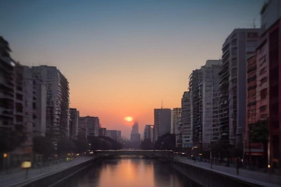 Pôr do sol icônico sobre a silhueta de Buenos Aires, simbolizando sua beleza e cultura.